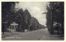 11859 Gezicht in de Grebbeweg te Rhenen, uit het westen, met links de toegang naar het Hotel-Café-Restaurant Grebbeberg.